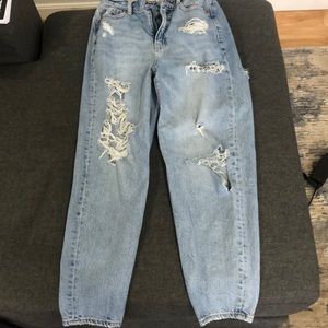 American eagle 000 ripped Jean , rips in front and back.